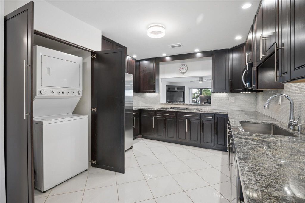 1101 S RIVERSIDE Drive #103, photo 9