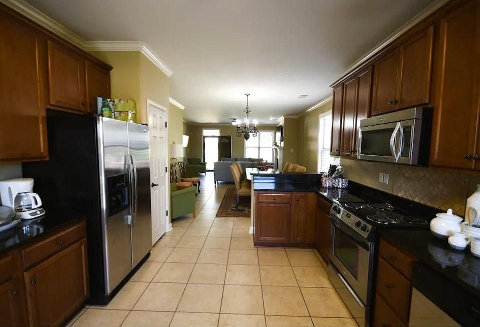 2nd image of 2912 Lehigh Dr