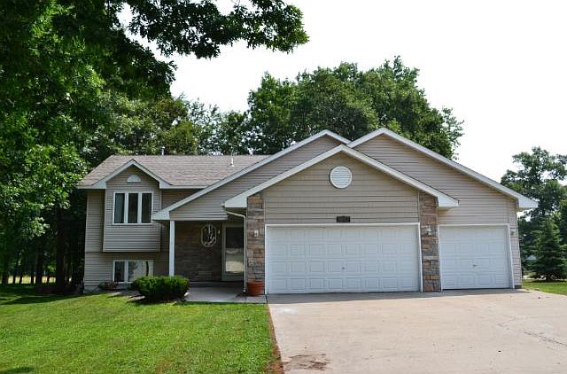 1st image of 10957 Zumbrota Ct NE