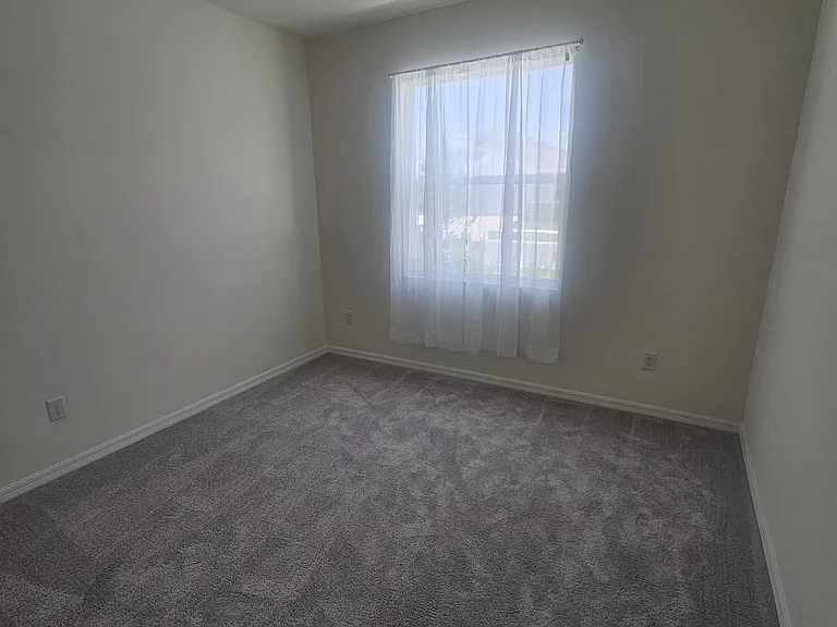 32282 Lexington St — Photo 13