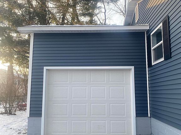 2nd image of 18 Thoroughbred Ln