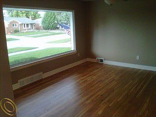 5th image of 8589 Cardwell St