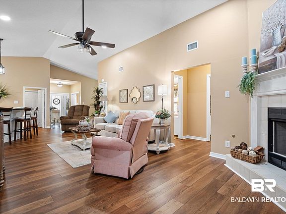 3rd image of 2691 Rosebud Dr E