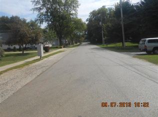 136 E Eureka St, Braidwood, IL 60408