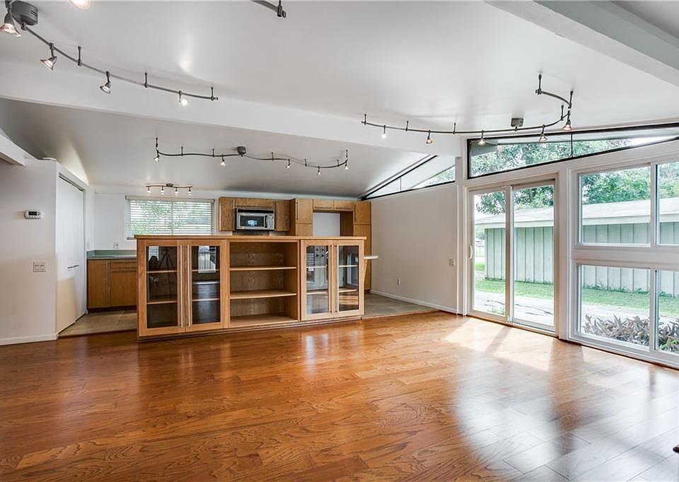 1st image of 2623 Millmar Dr
