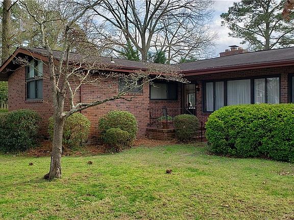 2nd image of 5203 Sweetbriar Cir