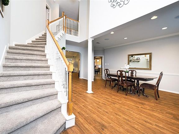 3rd image of 16034 Stablepoint Ln