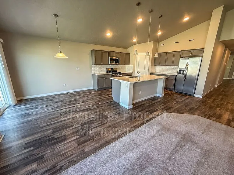 19304 Geneva Way — Photo 12