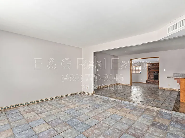 1918 E Palmcroft Dr — Photo 5