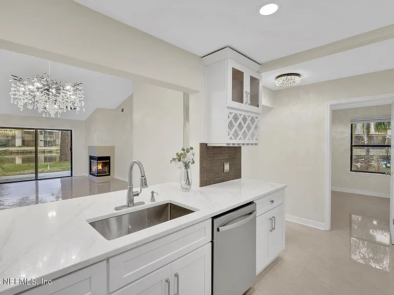 181 Aruba Ln — Photo 36