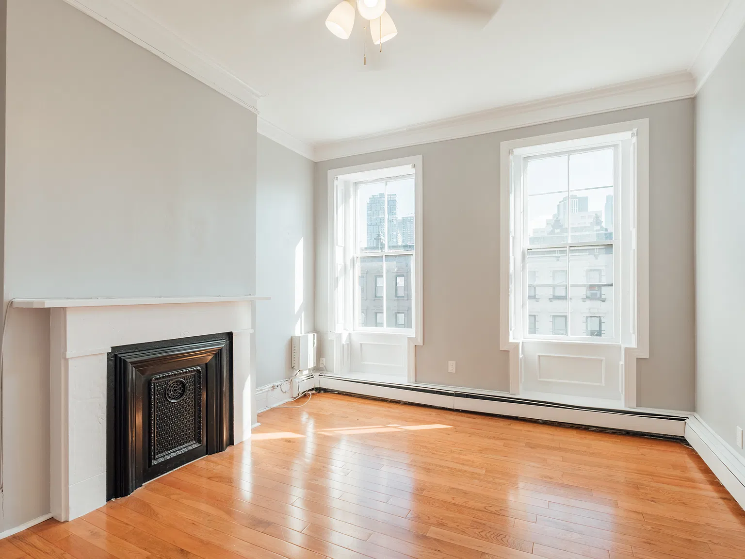 2 bed, 800 sqft, $3,695 — Photo 2