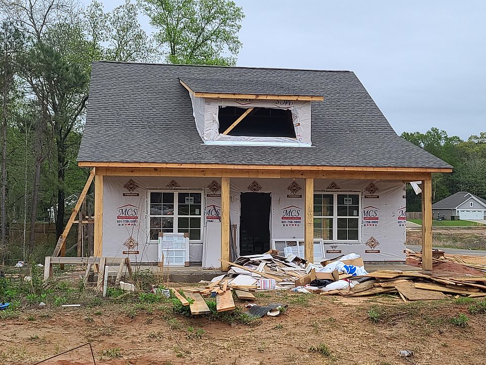 2nd image of 4 N Barnes Field Dr