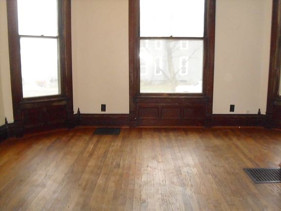 5th image of 521 N B Ave