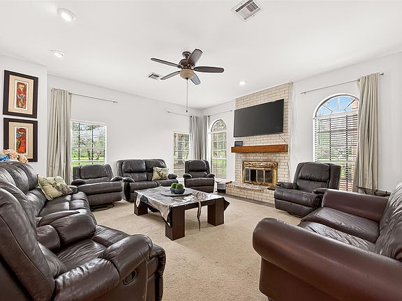 4th image of 1218 Forest Oak Dr