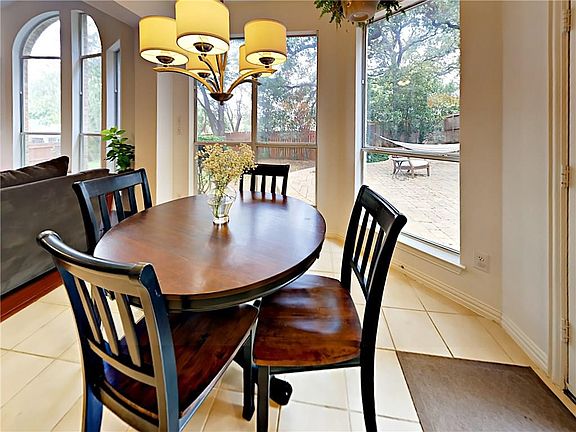 4th image of 1807 Paddington Ct