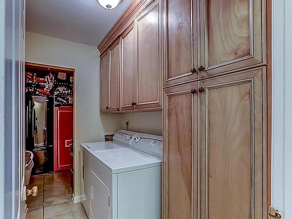 5th image of 7260 Corsica Dr