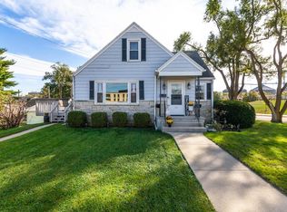 301 Wainwright Ave, Burlington, WI 53105