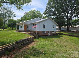 1127 N Mountain St, Blacksburg, SC 29702