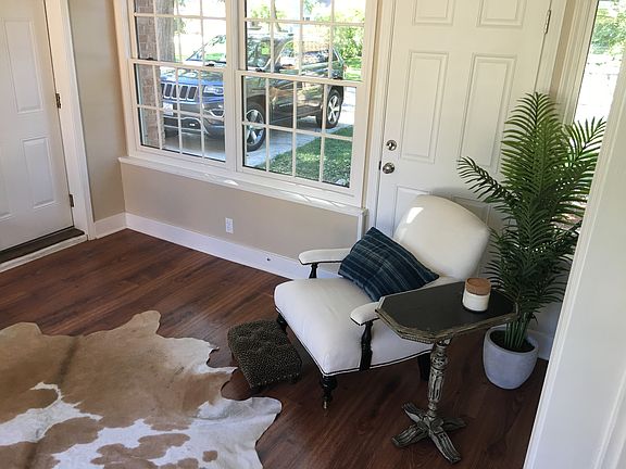 4th image of 1202 E Liberty Dr