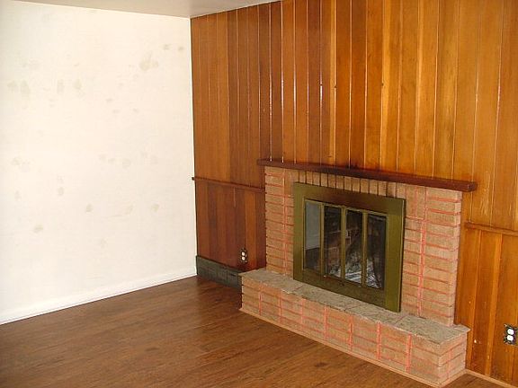 5th image of 444 E 13th St