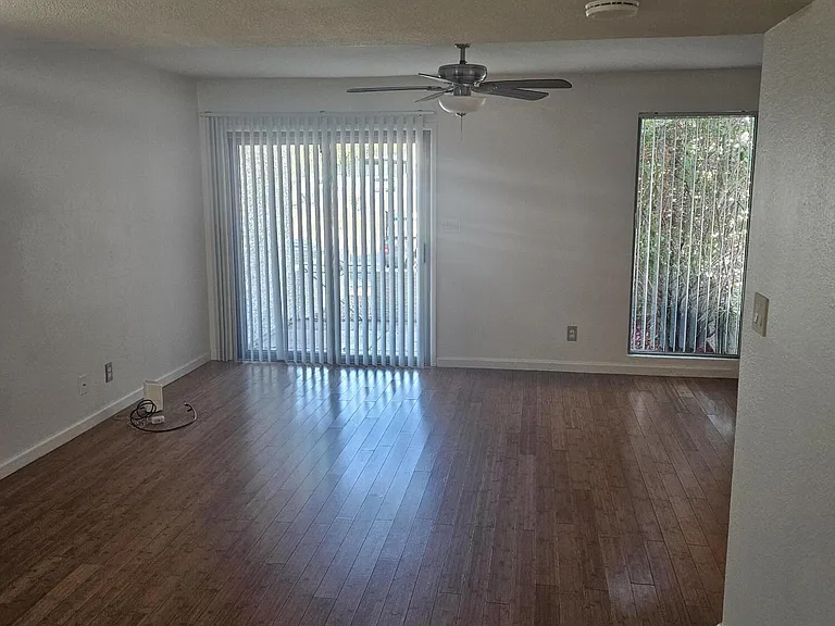 885 N Granite Reef Rd #76 — Photo 2