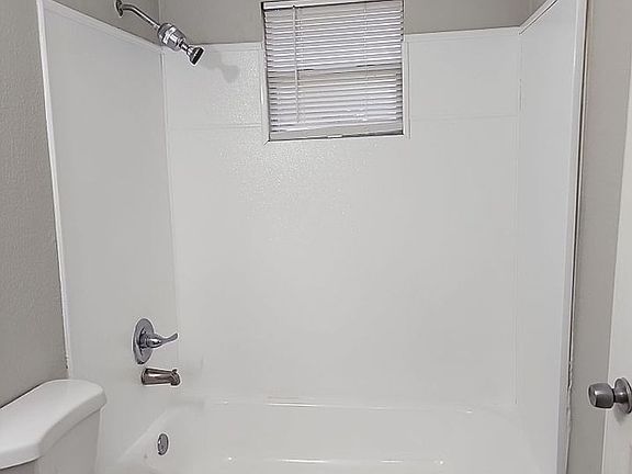 5th image of 8109 Richland Dr