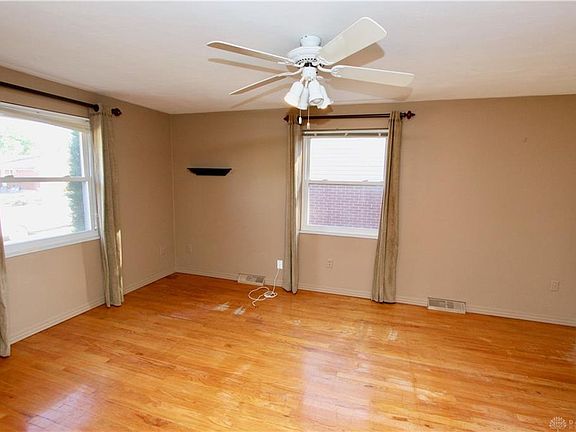 3rd image of 2625 Wehrly Ave