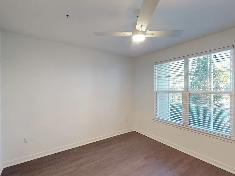 Essex Luxe Apartments — Photo 72