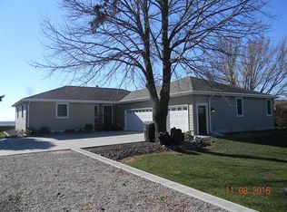 6421 65th St, Columbus, NE 68601