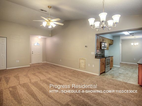 2nd image of 909 Sandywood Dr