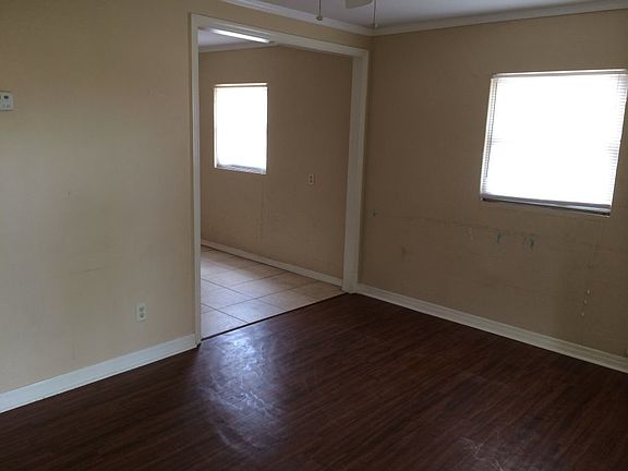 3rd image of 1507 Jenkins St