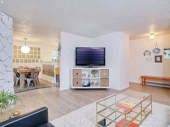 4th image of 47 Eagle Crest Dr Unit 18