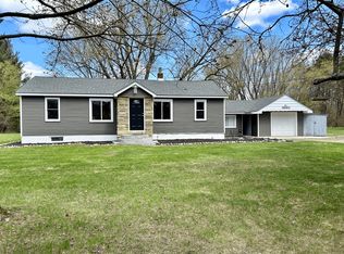11093 White Lake Rd, Fenton, MI 48430