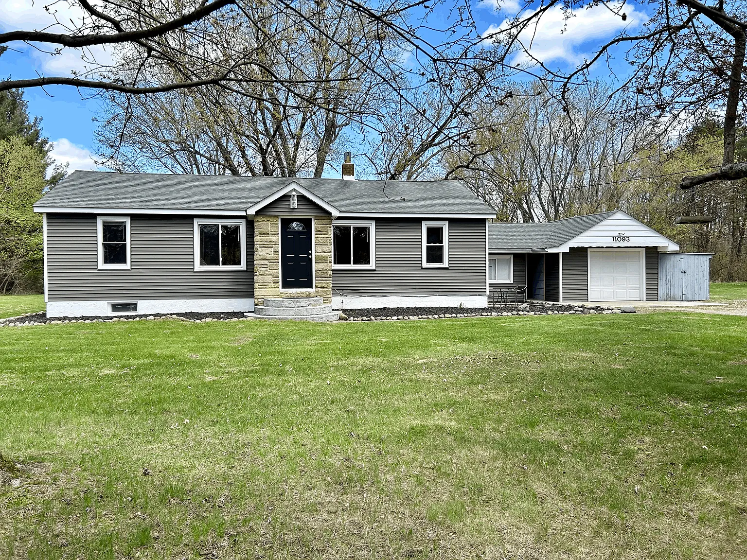 11093 White Lake Rd photo 1