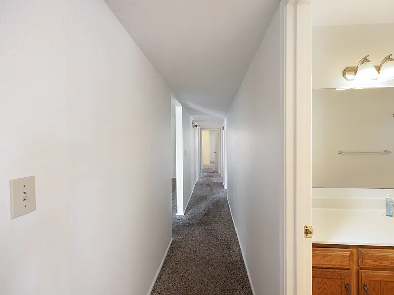 1316 W 13th St — Photo 10