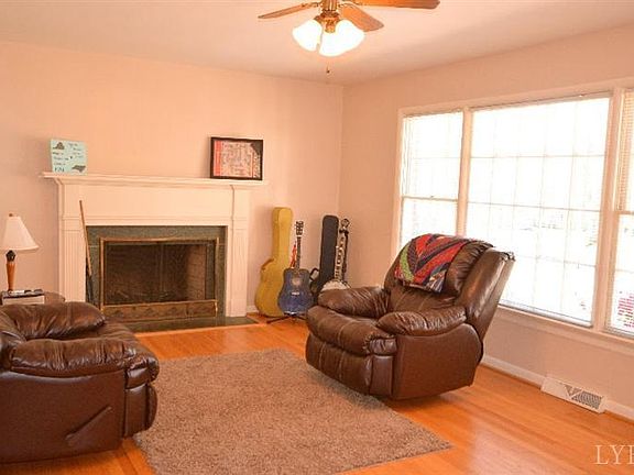 3rd image of 112 Mountainview Dr