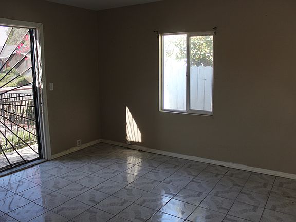 5th image of 15012 Van Buren Ave