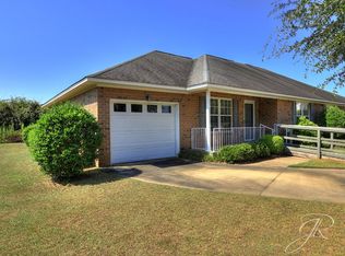 32 Landmark Ct, Sumter, SC 29154