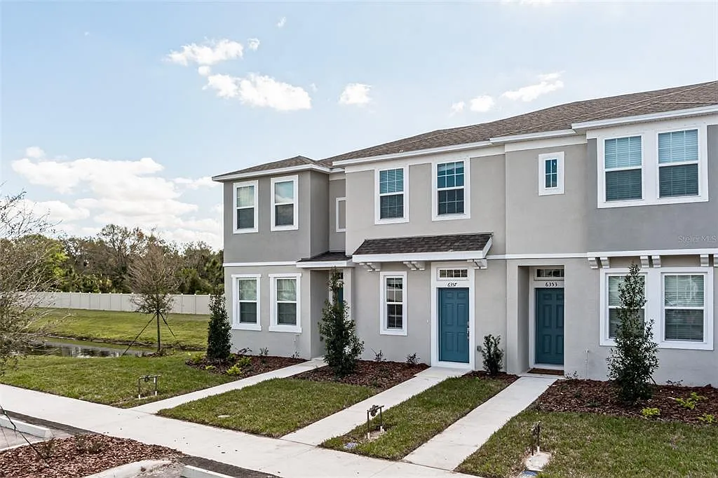 2 bed, 2.5 bath, 1216 sqft, $1,975 — Photo 1