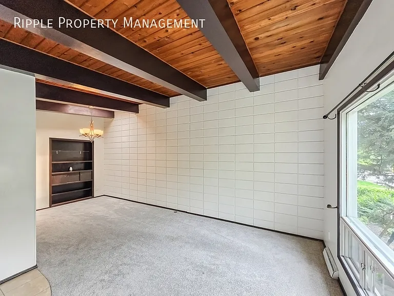 614 56th Ave SW #UPPER — Photo 4