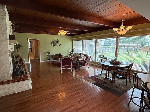 4th image of 511 Montgomery Cir