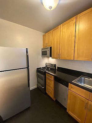 3rd image of 340 E 63rd St APT 5G