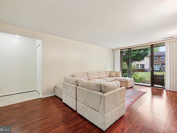 5th image of 8709 Hayshed Ln Unit 13
