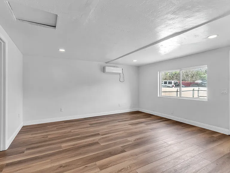 1224 Willowside Ter — Photo 8