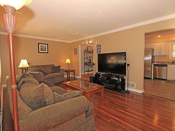 3rd image of 4 Anthony Ct