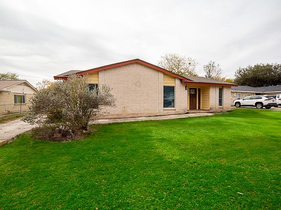 2nd image of 309 Royal Dr #A