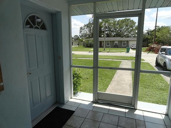 5th image of 125 SE Celestia Ct