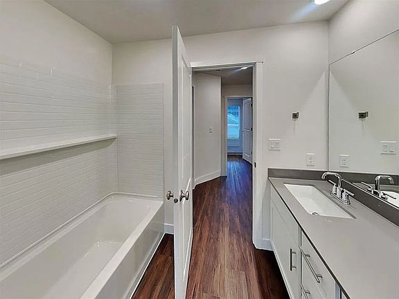 4th image of 8616 47th Pl NE