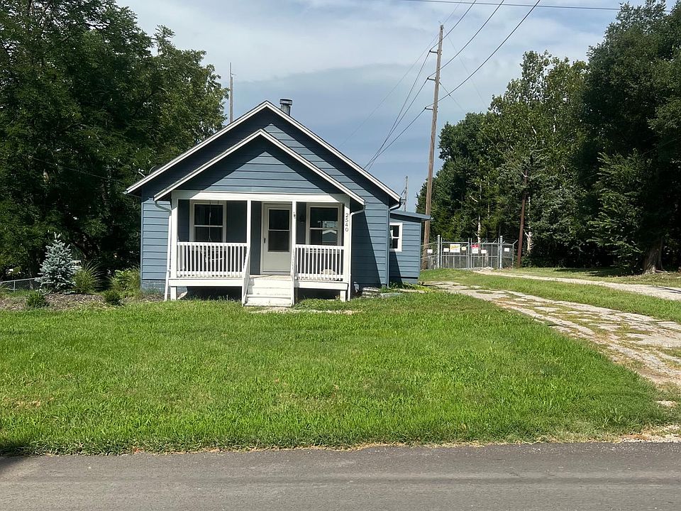 1st image of 2540 S 74th St