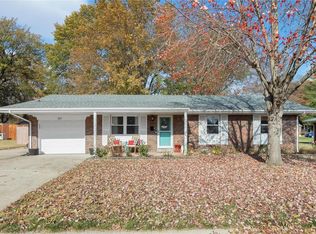 611 W Harrison St, Millstadt, IL